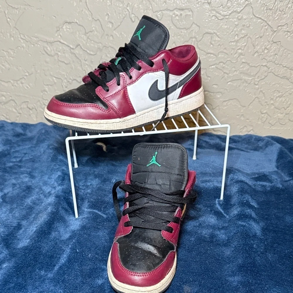 Nike Air Jordan 1 Low SE Dark Beetroot Roma Green Kids Sneakers Size 6.5Y Shoes